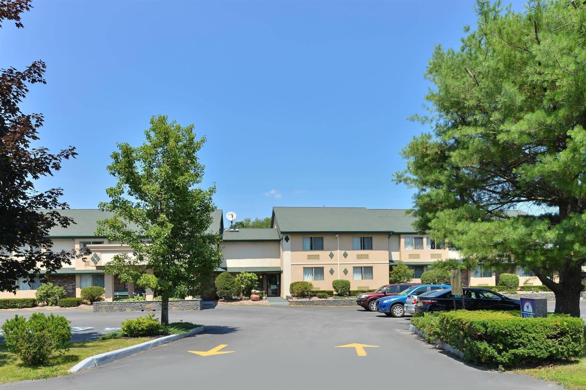 Americas Best Value Inn New Paltz Exterior photo